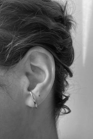 Petite demie earring - nude