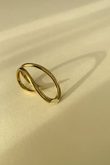 Sol thin ring - 18k gold & diamonds